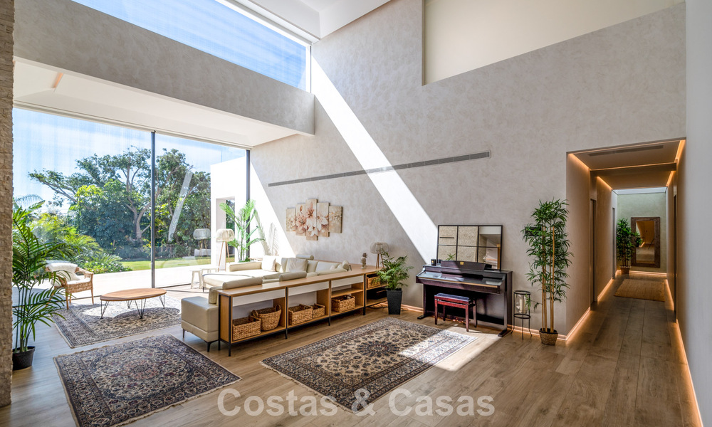 Impresionante mansión moderna con casa de invitados en venta en la New Golden Mile entre Marbella y Estepona 798000
