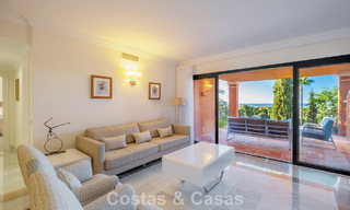 Amplio apartamento de lujo listo para entrar a vivir con vistas al mar en venta en Marbella - Benahavís 798149 