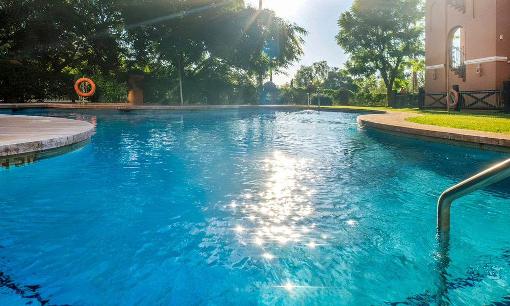 Amplio apartamento de lujo listo para entrar a vivir con vistas al mar en venta en Marbella - Benahavís 798156