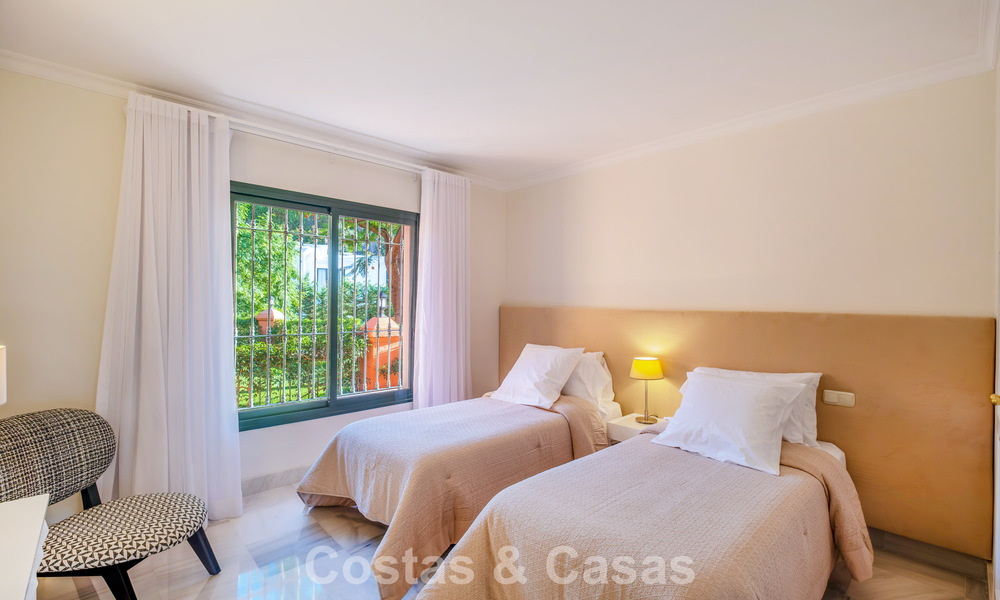 Amplio apartamento de lujo listo para entrar a vivir con vistas al mar en venta en Marbella - Benahavís 798158