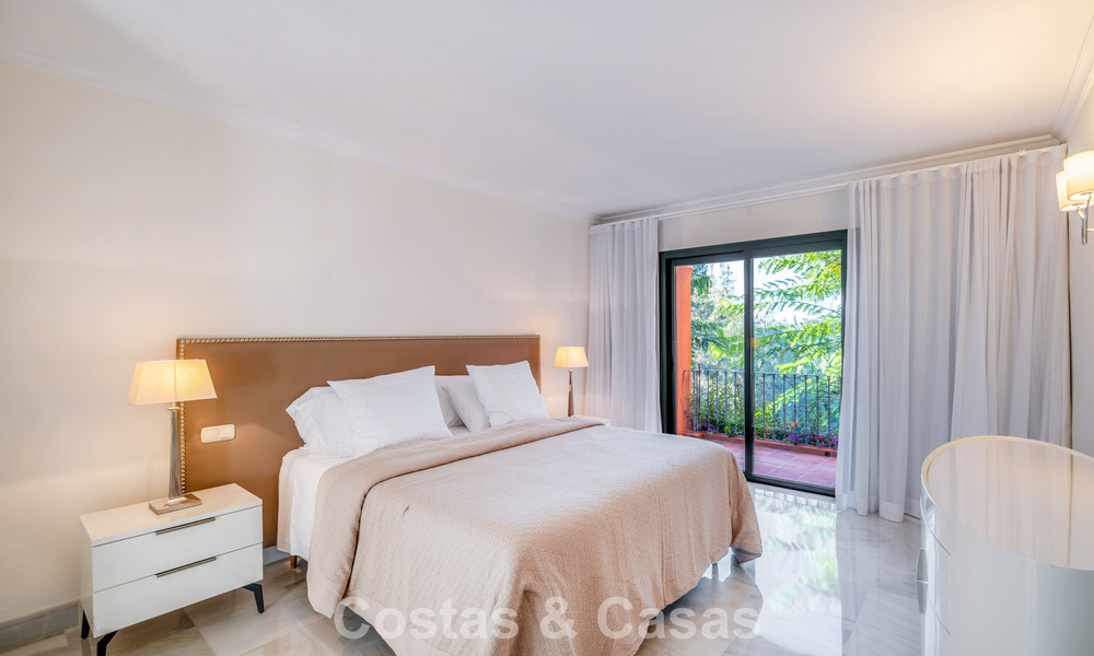 Amplio apartamento de lujo listo para entrar a vivir con vistas al mar en venta en Marbella - Benahavís 798160