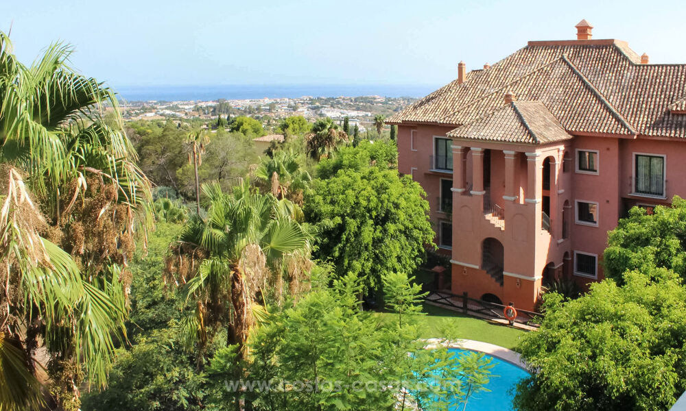 Amplio apartamento de lujo listo para entrar a vivir con vistas al mar en venta en Marbella - Benahavís 798521