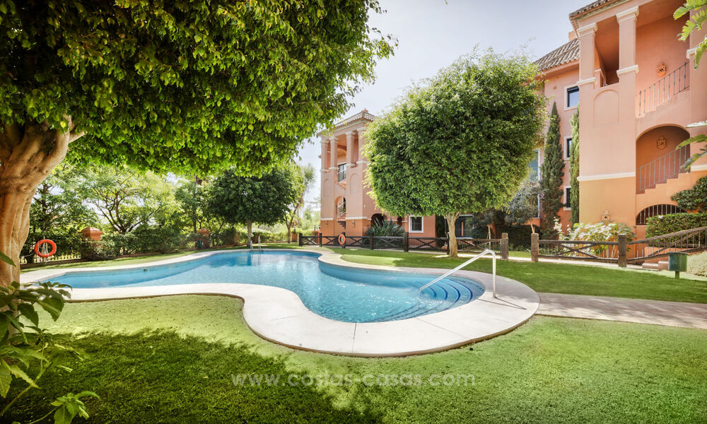 Amplio apartamento de lujo listo para entrar a vivir con vistas al mar en venta en Marbella - Benahavís 798523