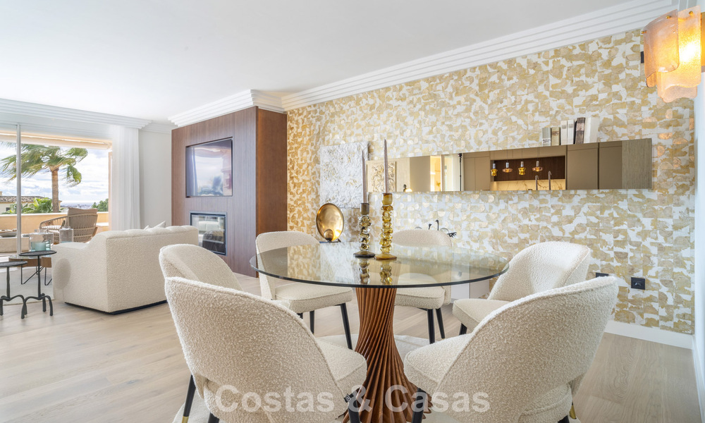 Amplio apartamento moderno de 4 dormitorios con vistas al mar en venta en Nueva Andalucía, Marbella 798222