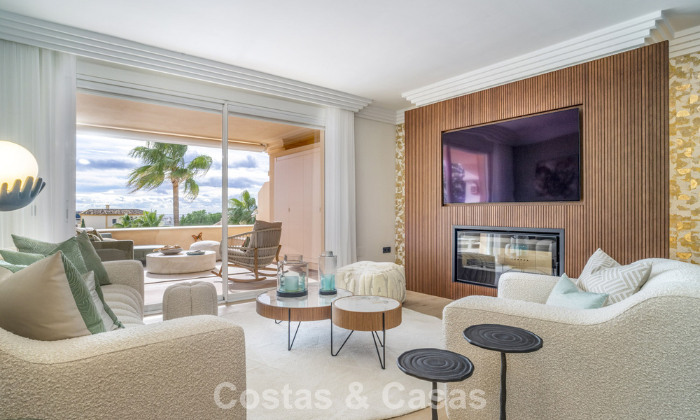 Amplio apartamento moderno de 4 dormitorios con vistas al mar en venta en Nueva Andalucía, Marbella 798225