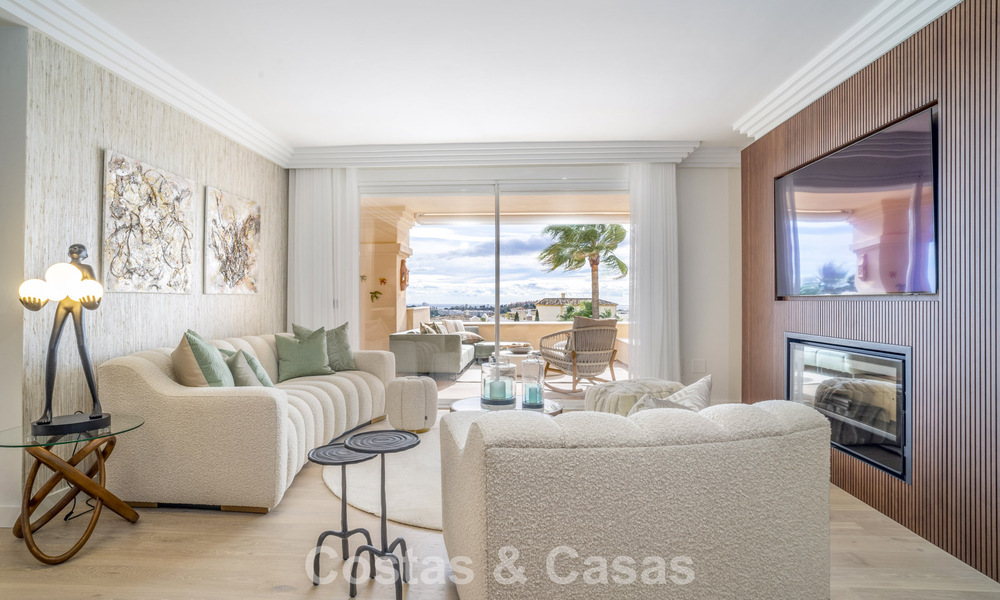 Amplio apartamento moderno de 4 dormitorios con vistas al mar en venta en Nueva Andalucía, Marbella 798238