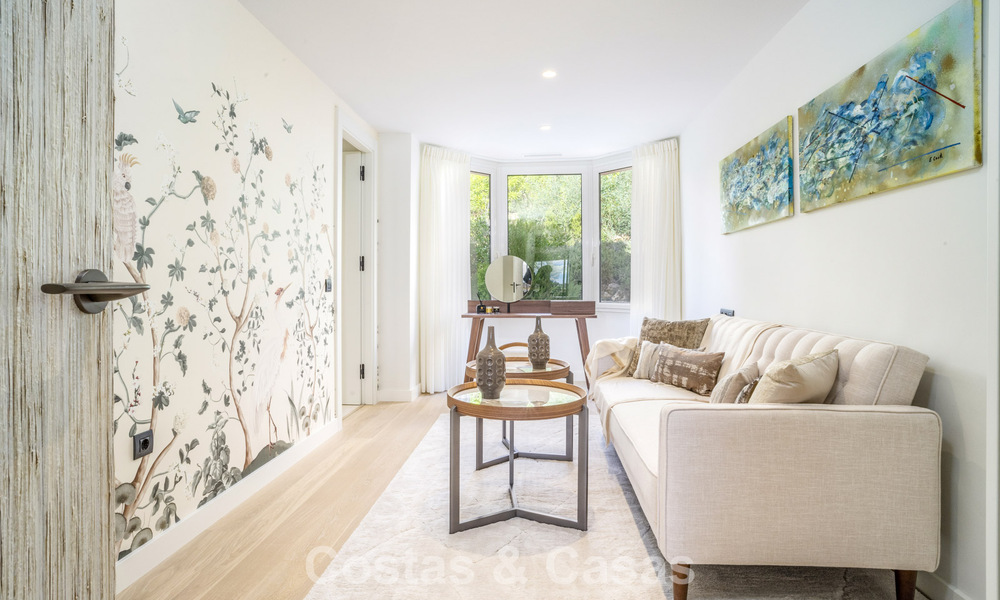 Amplio apartamento moderno de 4 dormitorios con vistas al mar en venta en Nueva Andalucía, Marbella 798241