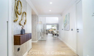 Amplio apartamento moderno de 4 dormitorios con vistas al mar en venta en Nueva Andalucía, Marbella 798243 
