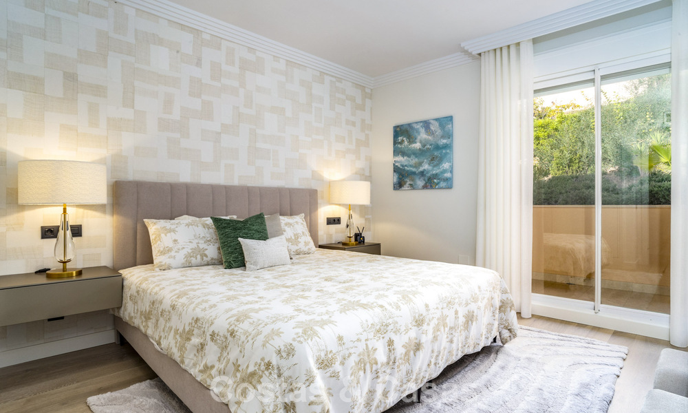 Amplio apartamento moderno de 4 dormitorios con vistas al mar en venta en Nueva Andalucía, Marbella 798244