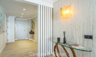 Amplio apartamento moderno de 4 dormitorios con vistas al mar en venta en Nueva Andalucía, Marbella 798246 