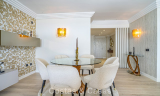 Amplio apartamento moderno de 4 dormitorios con vistas al mar en venta en Nueva Andalucía, Marbella 798247 