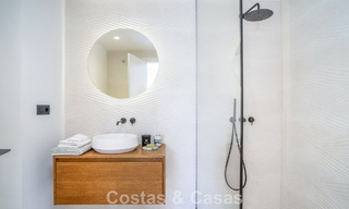 Amplio apartamento moderno de 4 dormitorios con vistas al mar en venta en Nueva Andalucía, Marbella 798252 