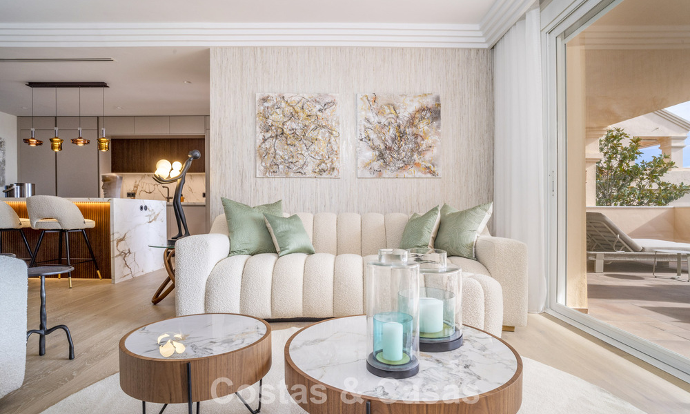 Amplio apartamento moderno de 4 dormitorios con vistas al mar en venta en Nueva Andalucía, Marbella 798258