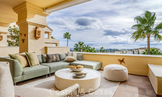 Amplio apartamento moderno de 4 dormitorios con vistas al mar en venta en Nueva Andalucía, Marbella 798263 