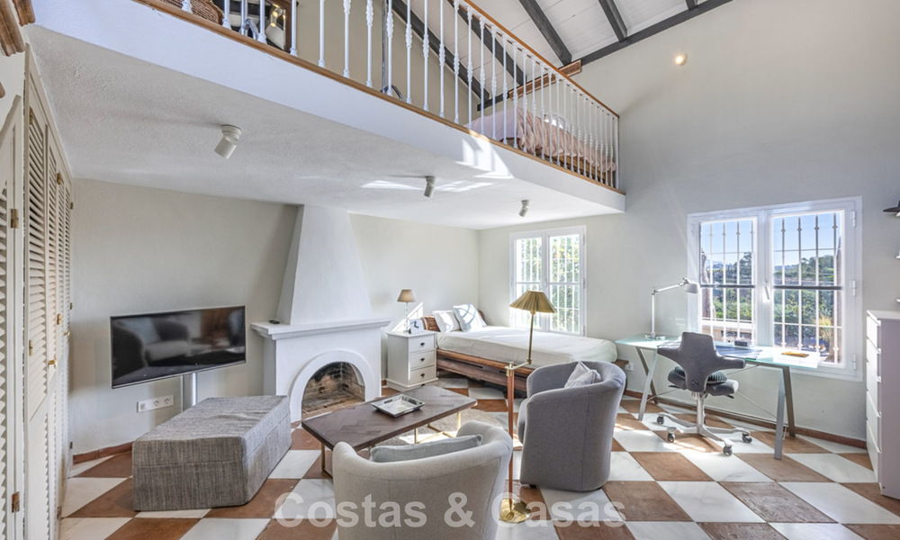 Encantadora villa rústica con confort moderno en venta en Guadalmina Alta, Marbella 798267
