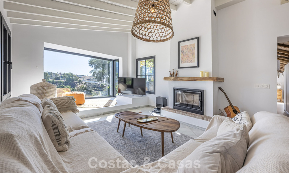 Encantadora villa rústica con confort moderno en venta en Guadalmina Alta, Marbella 798269