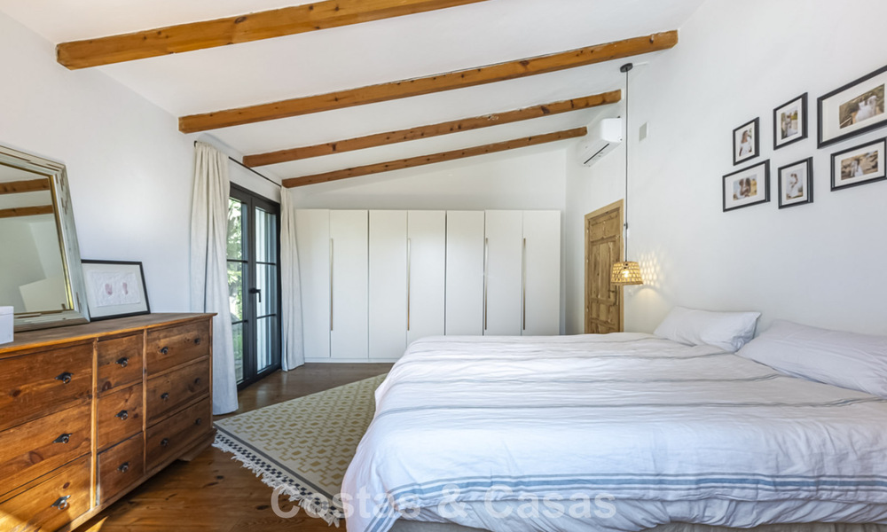 Encantadora villa rústica con confort moderno en venta en Guadalmina Alta, Marbella 798271