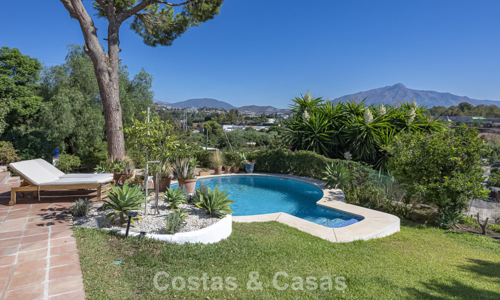 Encantadora villa rústica con confort moderno en venta en Guadalmina Alta, Marbella 798272
