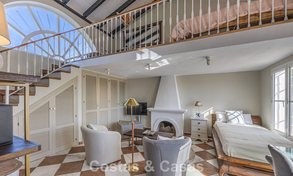 Encantadora villa rústica con confort moderno en venta en Guadalmina Alta, Marbella 798273