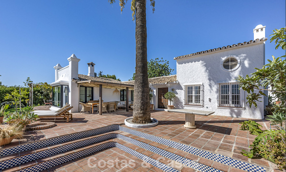 Encantadora villa rústica con confort moderno en venta en Guadalmina Alta, Marbella 798274