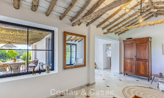 Encantadora villa rústica con confort moderno en venta en Guadalmina Alta, Marbella 798284 