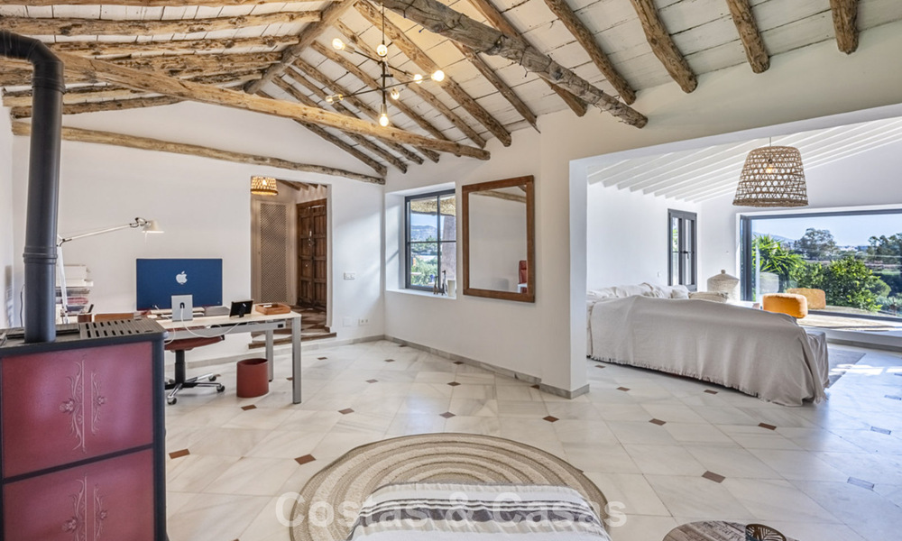 Encantadora villa rústica con confort moderno en venta en Guadalmina Alta, Marbella 798292