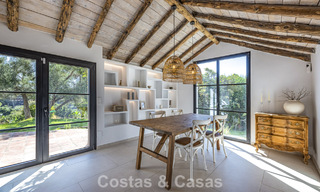Encantadora villa rústica con confort moderno en venta en Guadalmina Alta, Marbella 798298 