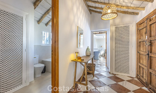 Encantadora villa rústica con confort moderno en venta en Guadalmina Alta, Marbella 798302 