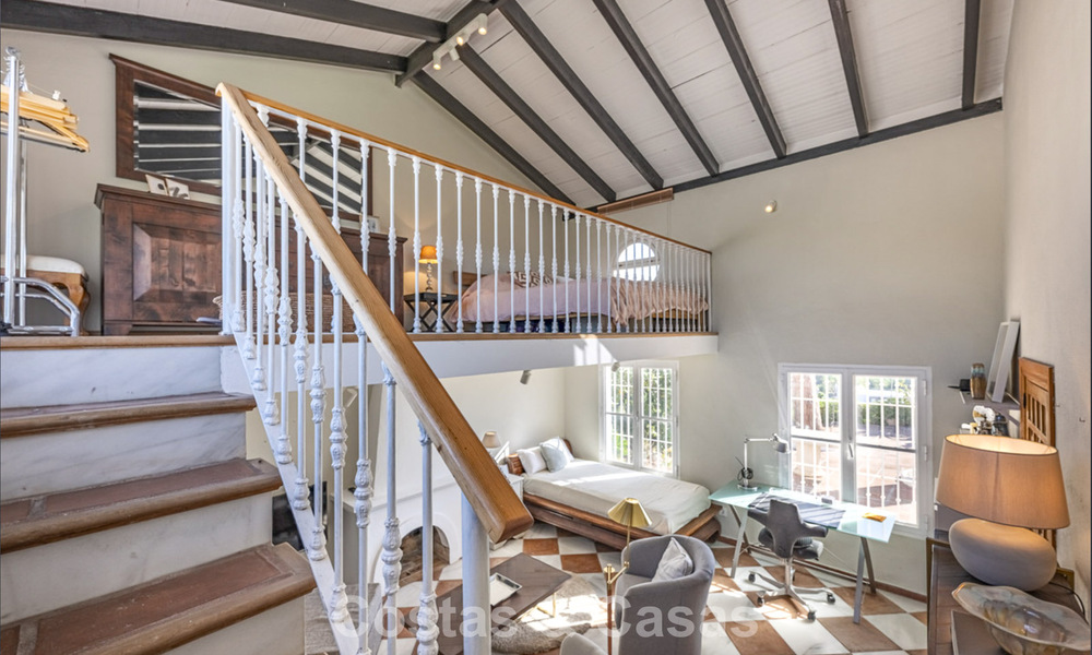 Encantadora villa rústica con confort moderno en venta en Guadalmina Alta, Marbella 798304