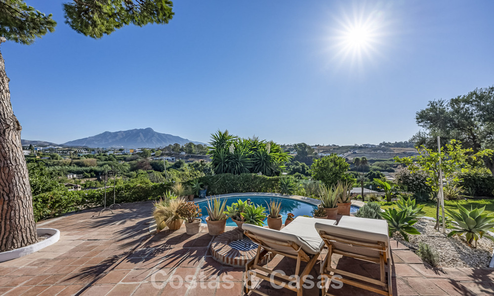 Encantadora villa rústica con confort moderno en venta en Guadalmina Alta, Marbella 798306