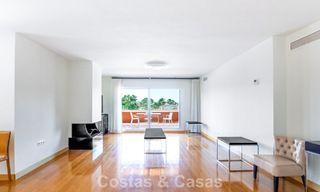Ático elegante con amplia terraza en venta cerca de Guadalmina Baja, Marbella - Estepona 798316 
