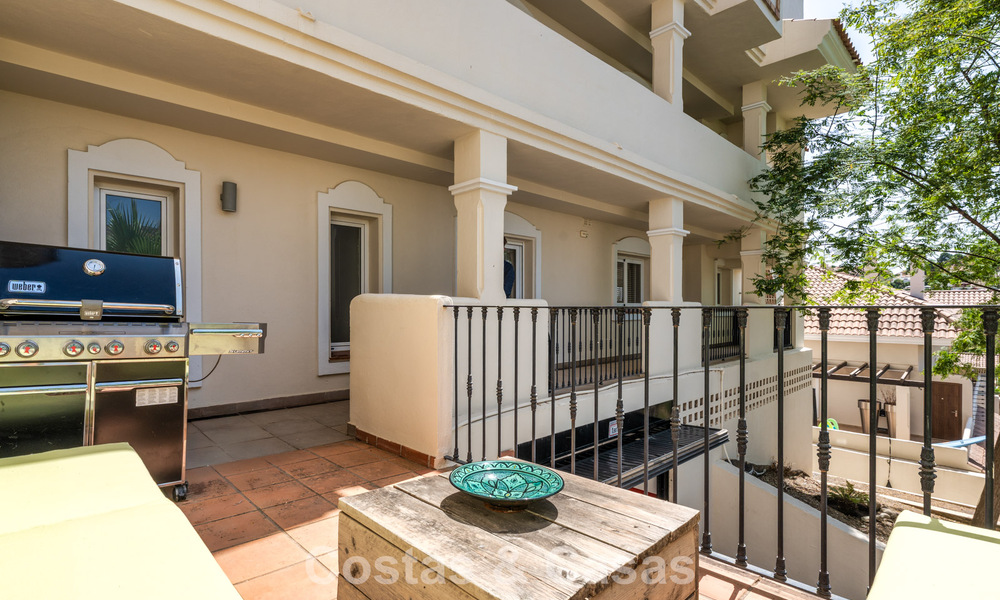Lujoso apartamento dúplex con 4 dormitorios en venta en un complejo residencial en Nueva Andalucía, Marbella 798392