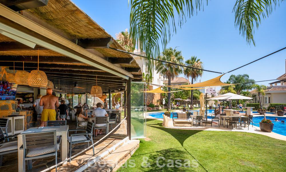 Lujoso apartamento dúplex con 4 dormitorios en venta en un complejo residencial en Nueva Andalucía, Marbella 798394