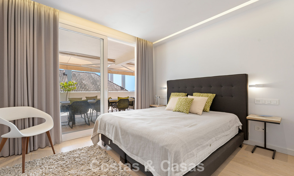 Lujoso apartamento dúplex con 4 dormitorios en venta en un complejo residencial en Nueva Andalucía, Marbella 798400