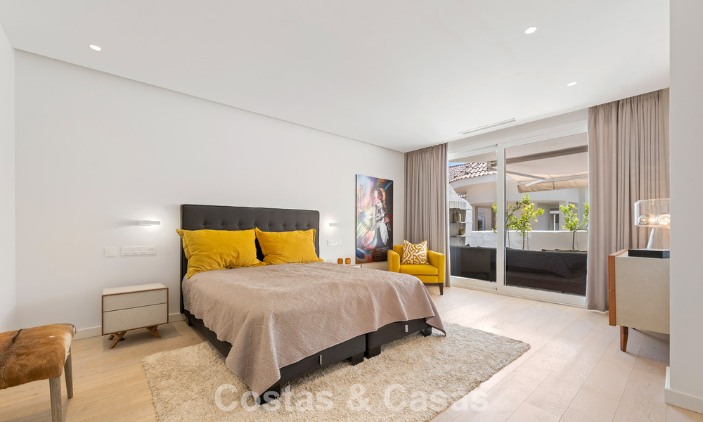 Lujoso apartamento dúplex con 4 dormitorios en venta en un complejo residencial en Nueva Andalucía, Marbella 798402