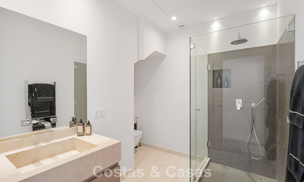 Lujoso apartamento dúplex con 4 dormitorios en venta en un complejo residencial en Nueva Andalucía, Marbella 798405
