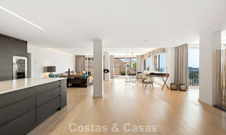 Lujoso apartamento dúplex con 4 dormitorios en venta en un complejo residencial en Nueva Andalucía, Marbella 798410 