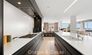 Lujoso apartamento dúplex con 4 dormitorios en venta en un complejo residencial en Nueva Andalucía, Marbella 798411 