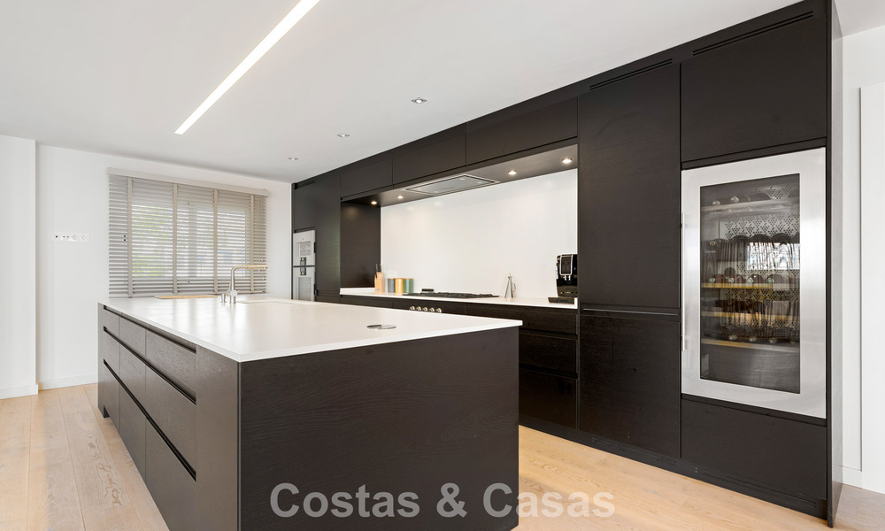 Lujoso apartamento dúplex con 4 dormitorios en venta en un complejo residencial en Nueva Andalucía, Marbella 798412