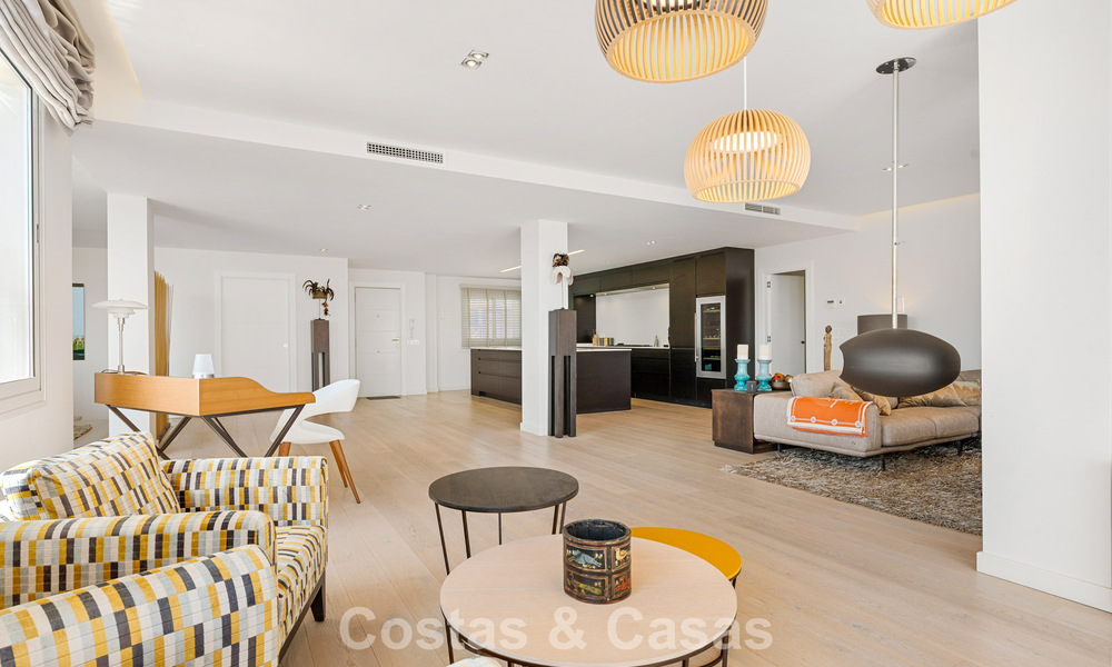 Lujoso apartamento dúplex con 4 dormitorios en venta en un complejo residencial en Nueva Andalucía, Marbella 798414