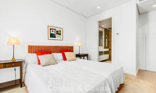 Apartamento dúplex de lujo con amplio jardín y vistas al mar en venta en Marbella - Benahavís 798355 