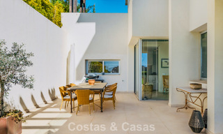 Apartamento dúplex de lujo con amplio jardín y vistas al mar en venta en Marbella - Benahavís 798358 