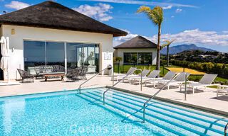 Apartamento dúplex de lujo con amplio jardín y vistas al mar en venta en Marbella - Benahavís 798372 