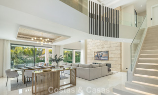 Villa de diseño avanzada en venta a pocos pasos del campo de golf, en el corazón de Nueva Andalucía, Marbella 798441 