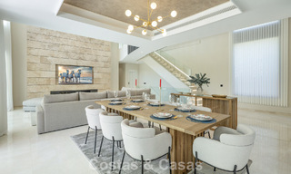 Villa de diseño avanzada en venta a pocos pasos del campo de golf, en el corazón de Nueva Andalucía, Marbella 798443 