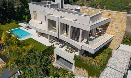 Villa de diseño avanzada en venta a pocos pasos del campo de golf, en el corazón de Nueva Andalucía, Marbella 798451