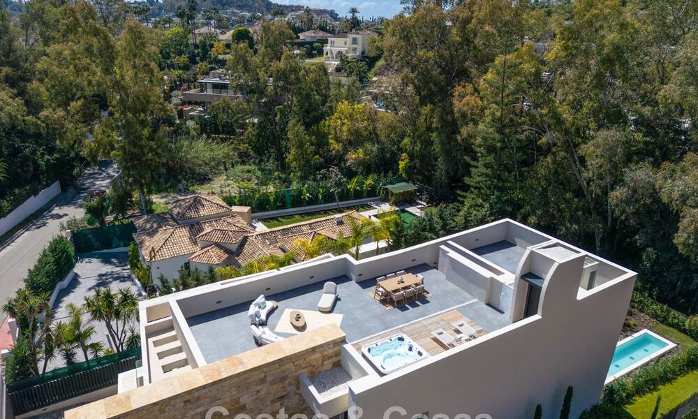 Villa de diseño avanzada en venta a pocos pasos del campo de golf, en el corazón de Nueva Andalucía, Marbella 798452