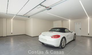 Villa de diseño avanzada en venta a pocos pasos del campo de golf, en el corazón de Nueva Andalucía, Marbella 798454 
