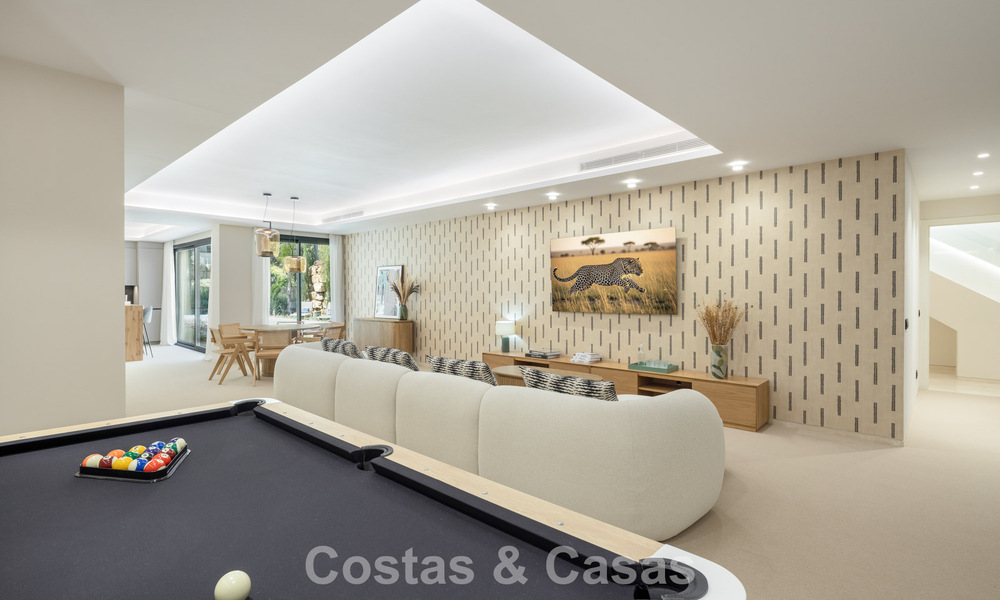 Villa de diseño avanzada en venta a pocos pasos del campo de golf, en el corazón de Nueva Andalucía, Marbella 798456