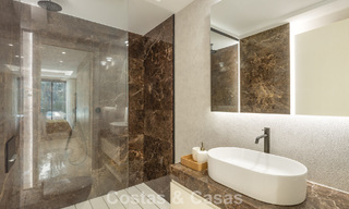 Villa de diseño avanzada en venta a pocos pasos del campo de golf, en el corazón de Nueva Andalucía, Marbella 798460 